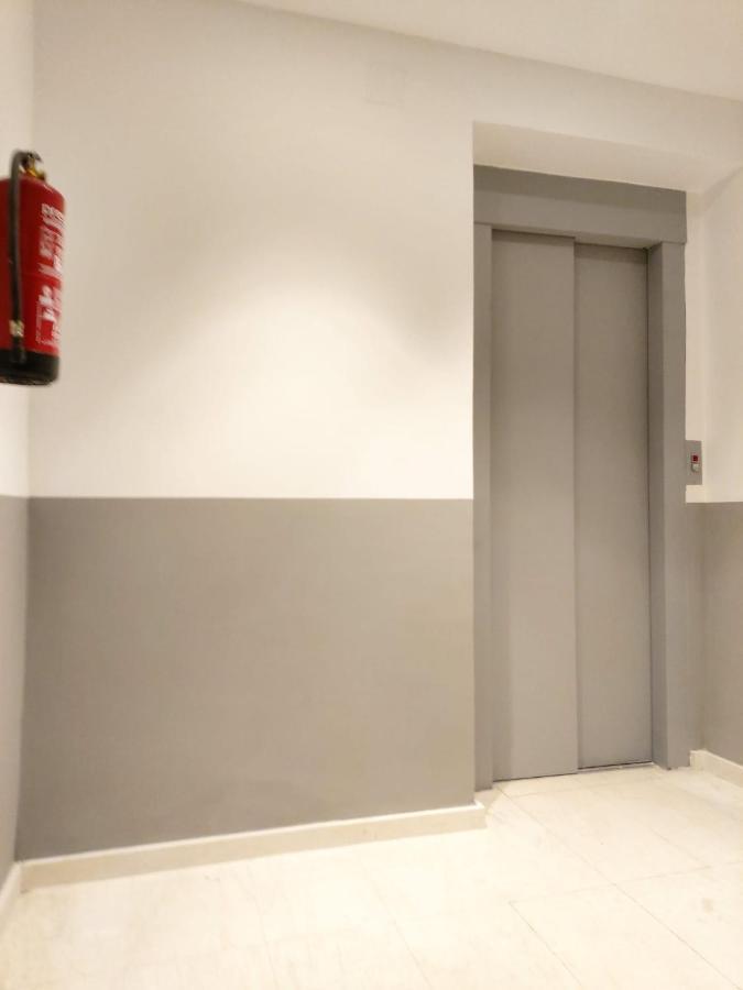 Apartamento Nuevo Y Reformado Al Lado De La Gran Via Madrilena Exterior photo