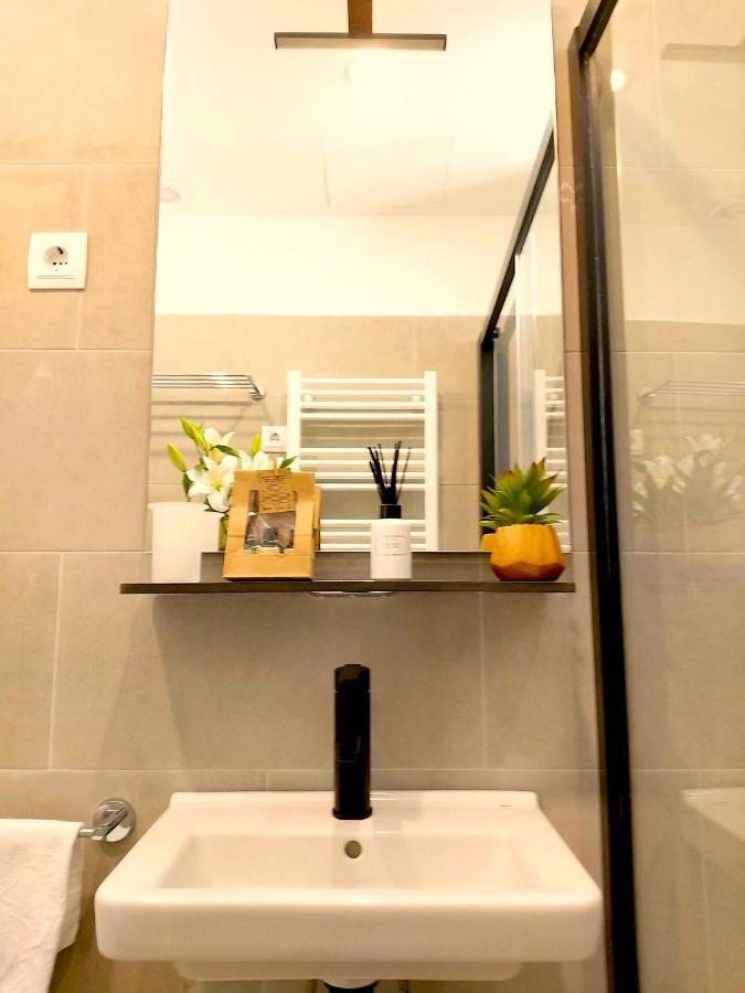 Apartamento Nuevo Y Reformado Al Lado De La Gran Via Madrilena Exterior photo